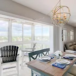 Venice Beach Views - 1-Bedroom