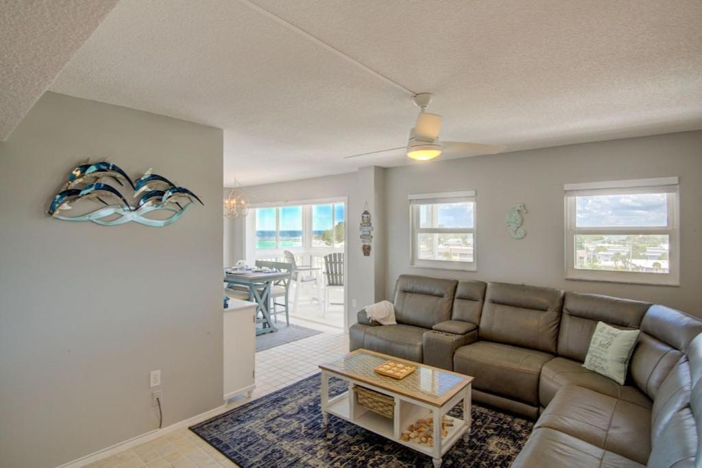 Views - 1-bedroom Apartment *