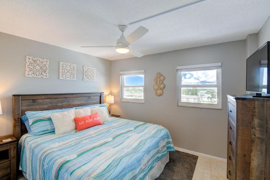 Views - 1-bedroom Venice